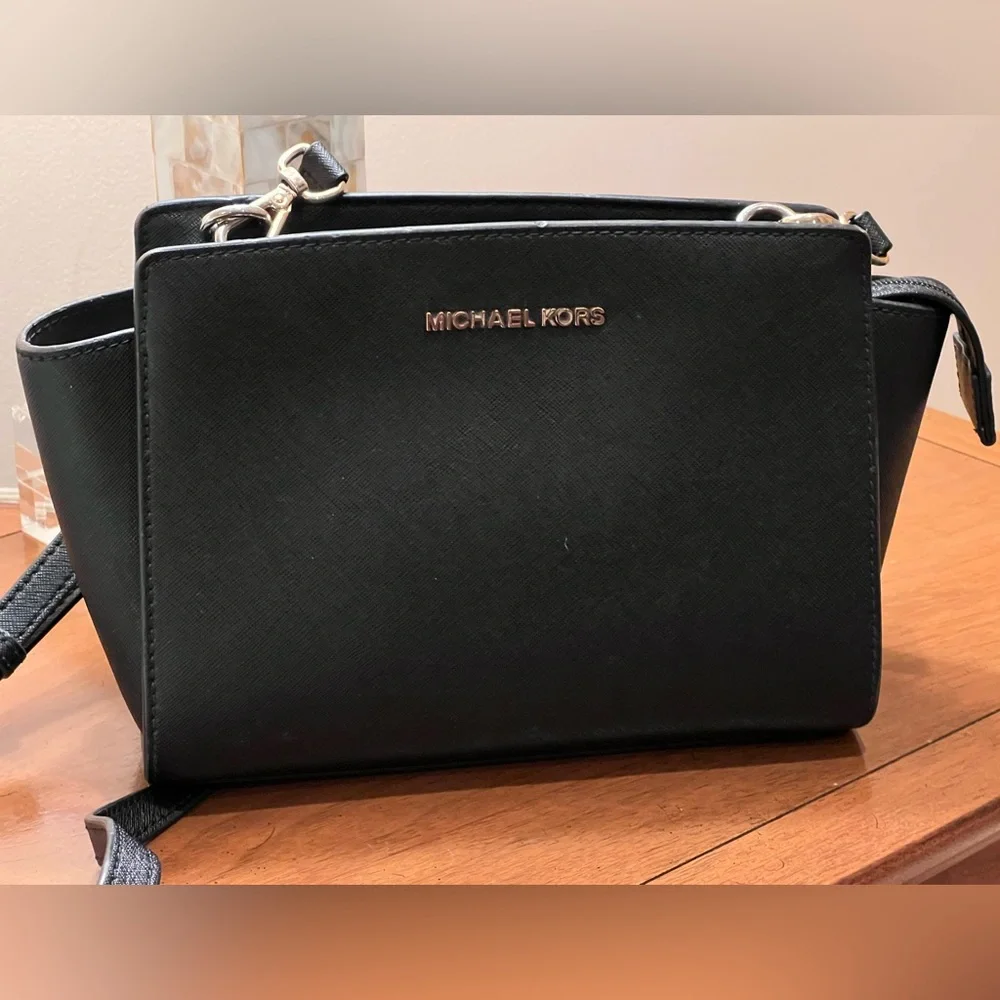 Michael Kors Selma Medium Black Saffiano Leather Messenger Crossbody Bag